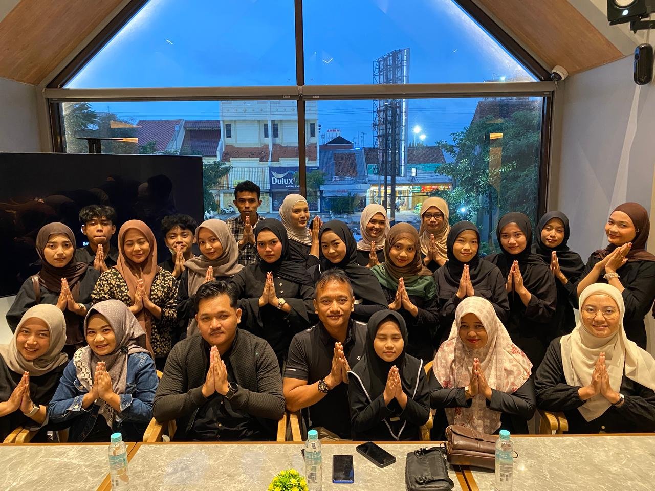 CV Alisa Gelar Buka Bersama dengan Peserta Magang di Sekotji Tegal